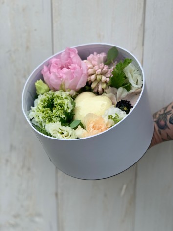 Composition "flowers & soap"